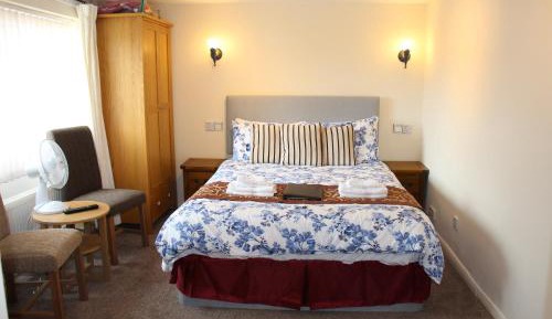 Family Room (2 Adults + 2 Children)