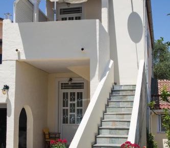 Deluxe One-Bedroom Apartment with Ocean View
