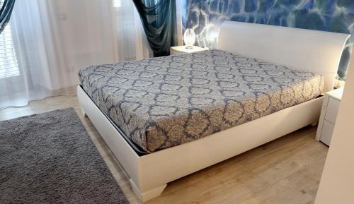 Deluxe Room (2 Adults + 1 Child)
