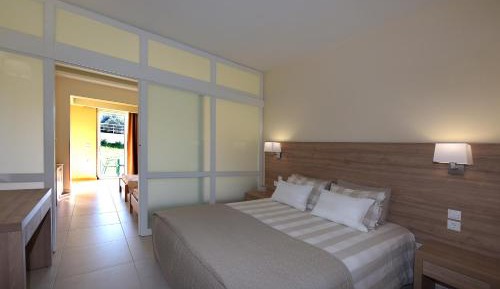 Family Room with Garden View
