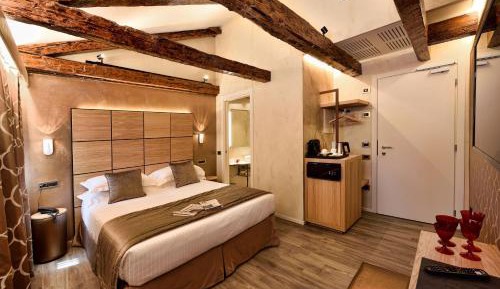 Superior Double Room with City View
