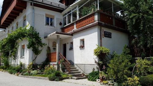 Apartment with Garden View
