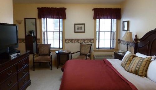 Standard Queen Room