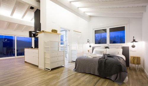 Studio with Balcony