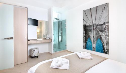 One-Bedroom Apartment - Sea View