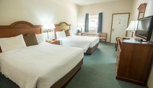 Deluxe Queen Room with Two Queen Beds: Ground Level 