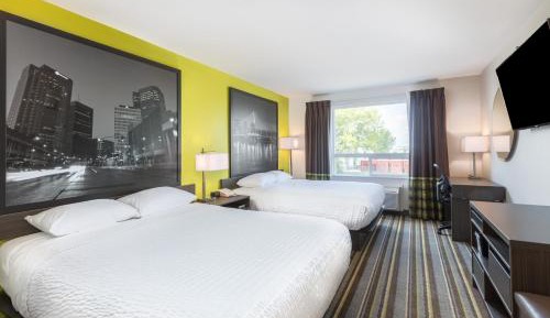 Queen Room with Two Queen Beds - Non-Smoking
