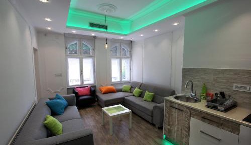 Deluxe Apartment