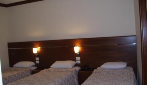 Standard Triple Room with City View