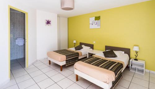 Twin Room with Shower
