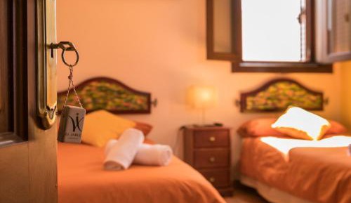 Twin Room with Private Bathroom