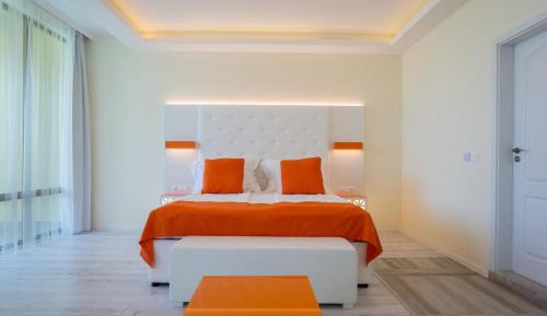 Luxury Double Room (2 Adults)