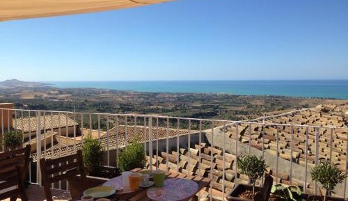 Suite with Terrace and Private Bathroom 