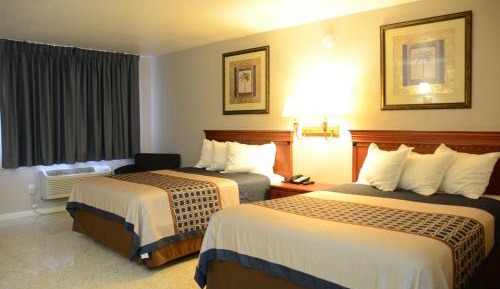 Deluxe Queen Room