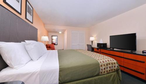 Standard King Room