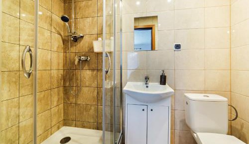 Triple Room with Private Bathroom