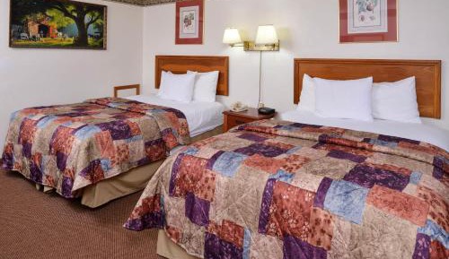 Queen Room with Two Queen Beds Non Smoking