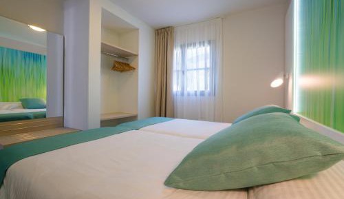 One-Bedroom Apartment (2 Adults + 1 Child)