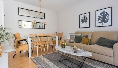 Three Bedroom Duplex Apartment with Terrace