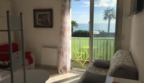 Studio Apartment with Sea View