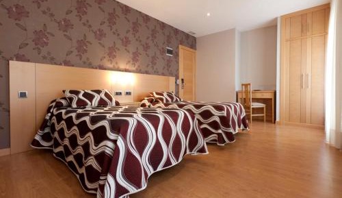 Double Room with Extra Bed (3 Adults)