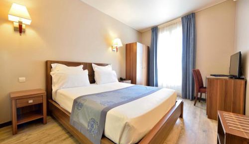 Double Room with Balcony - Street Side