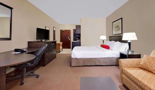 Deluxe King Room with Sofa-bed - Non-Smoking