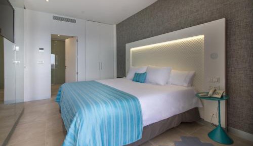 King Suite with Balcony (4 Adults)