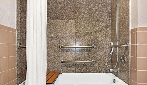1 Double Bed, Mobility/Hearing Accessible Room, Tub w/ Grab Bars, Non-Smoking
