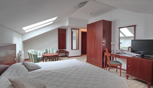 Double or Twin Room with Free Parking