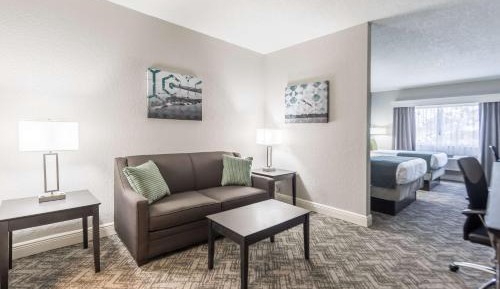 Queen Suite with Two Queen Beds - Non-Smoking