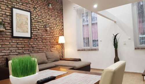 Deluxe Studio Apartment