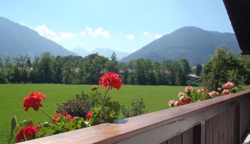Apartment with Mountain View