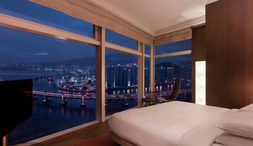 Marina Corner Ocean Suite
