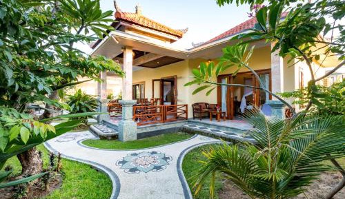 Villa with Garden View