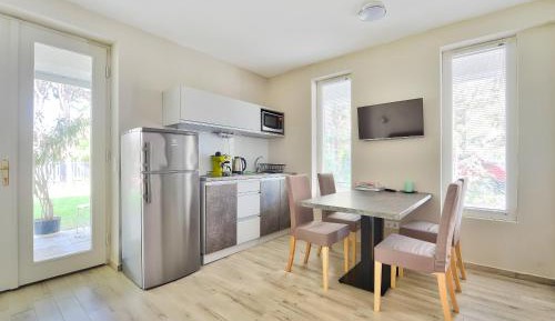 Premium One-Bedroom Apartment with Terrace or Balcony