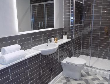Superior One Bedroom Apartment