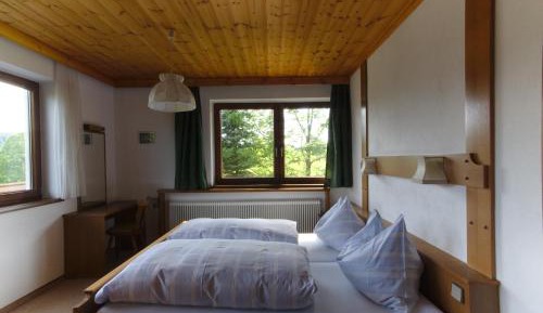 Apartment with Mountain View