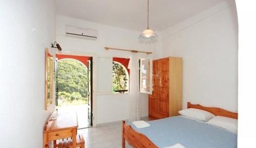 Studio (2 Adults)