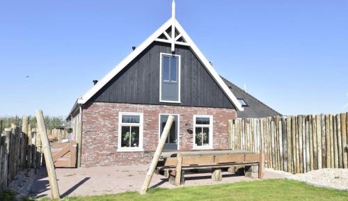 Four-Bedroom Holiday Home