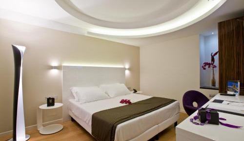 Deluxe Suite with Bath