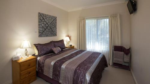 Deluxe Queen Room 2