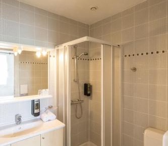 Charm Quintuple Room 