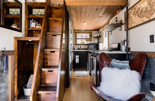Sedona House | Renew Cabin with Private Stargazing Hot Tub and Yoga Deck
