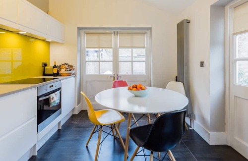 Whitstable Cabin | Dough Cottage, a Quiet, Stylish House in Central Whitstable