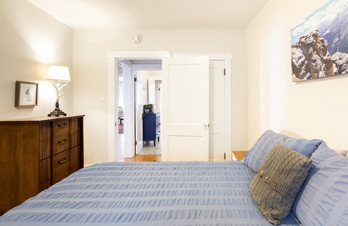 Highland House | Sunny Cottage in the Historic and Trendy LoHi Neighborhood