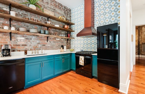 East Riverside Apartment | Bohemian Party Loft Off Magazine Street