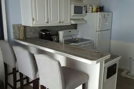Beach Haven Boat Rental | Houseboat on LBI