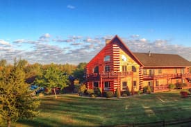 Point Au Roche Bed & Breakfast | Hunter Room Point Au Roche Lodge