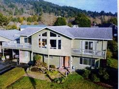Brookings House | Where the Winchuck River meets the Pacific Ocean!